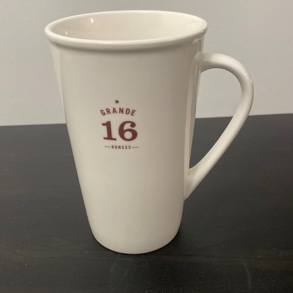 2010 Starbucks Grande 16 Oz - Picture 2 of 7